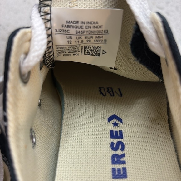 Converse children’s sneakers size 12 - never worn - Picture 6 of 6